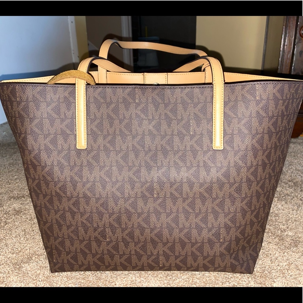 Like new Large MK Hayley tote